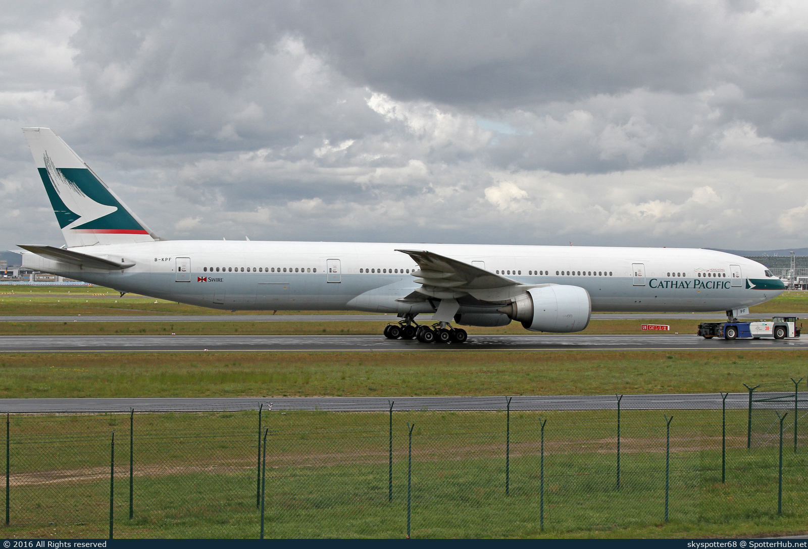 Photo of B-KPF - Boeing 777-367(ER) operated by Cathay Pacific Airways