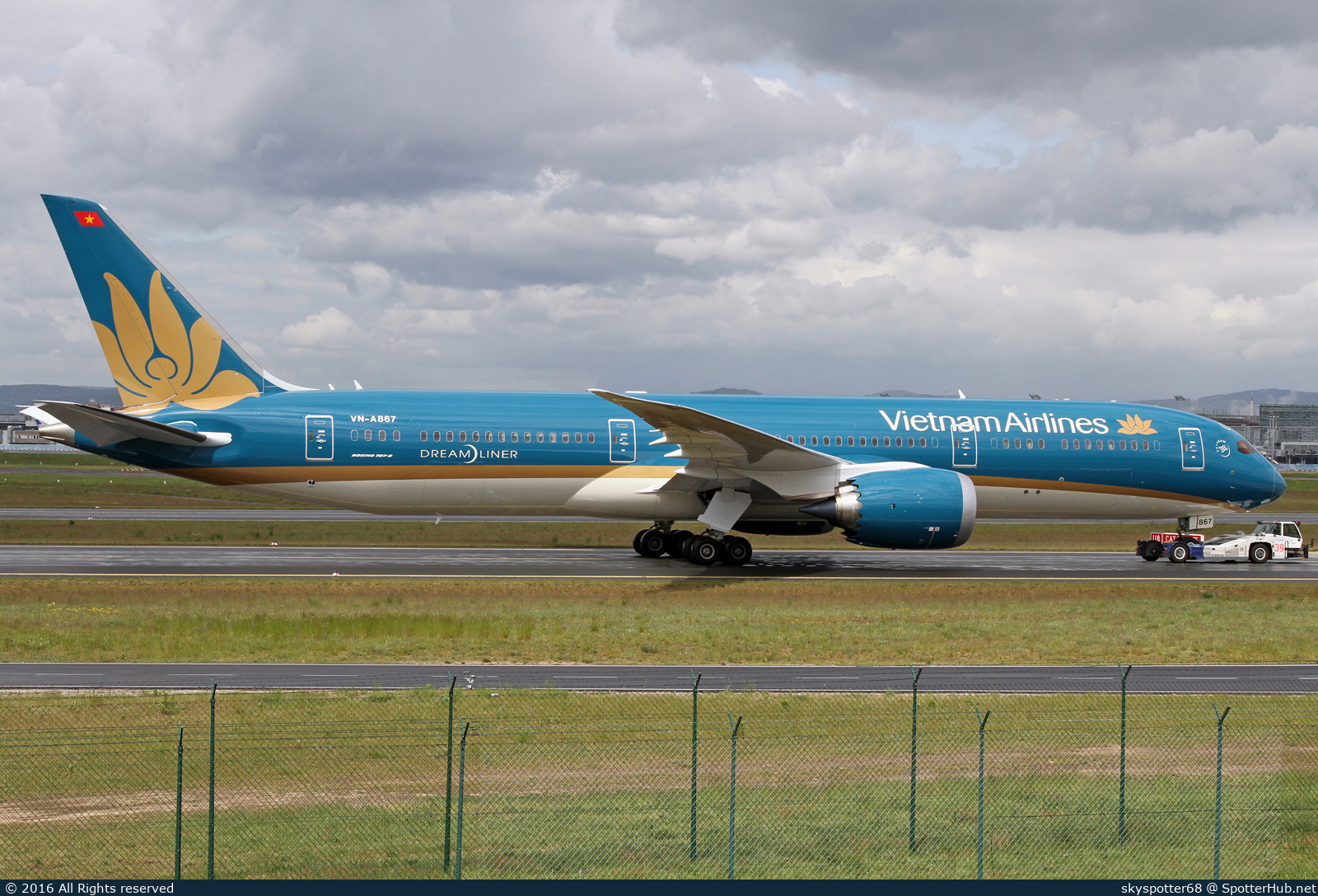 Photo of VN-A867 - Boeing 787-9 Dreamliner operated by Vietnam Airlines