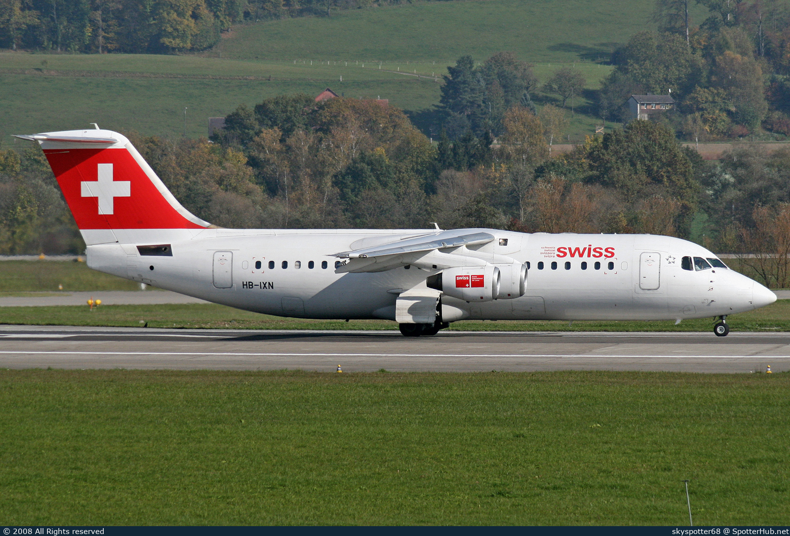 Photo of HB-IXN - British Aerospace Avro RJ100 operated by Swiss International Air Lines