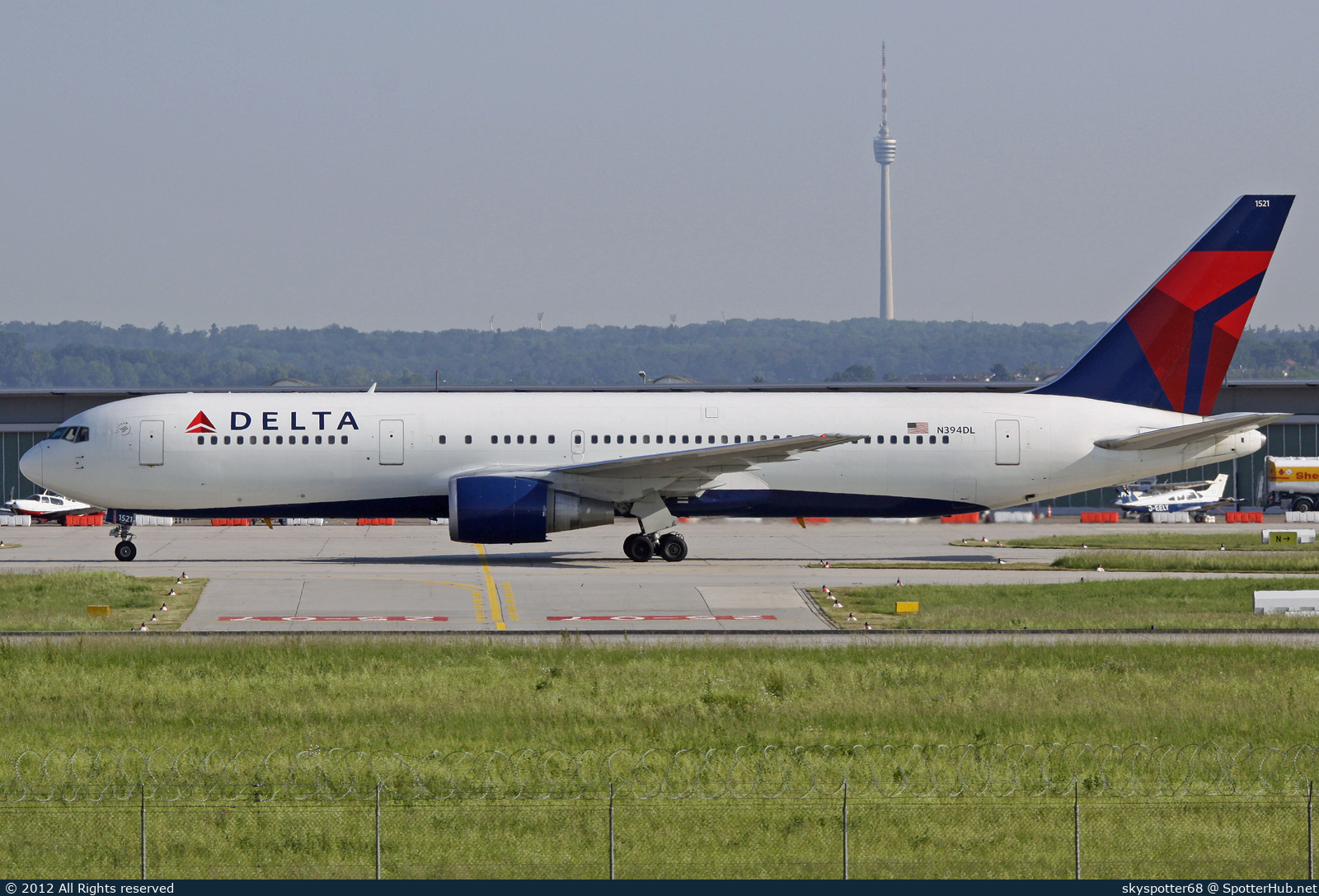 Photo of N394DL - Boeing 767-324(ER) operated by Delta Air Lines