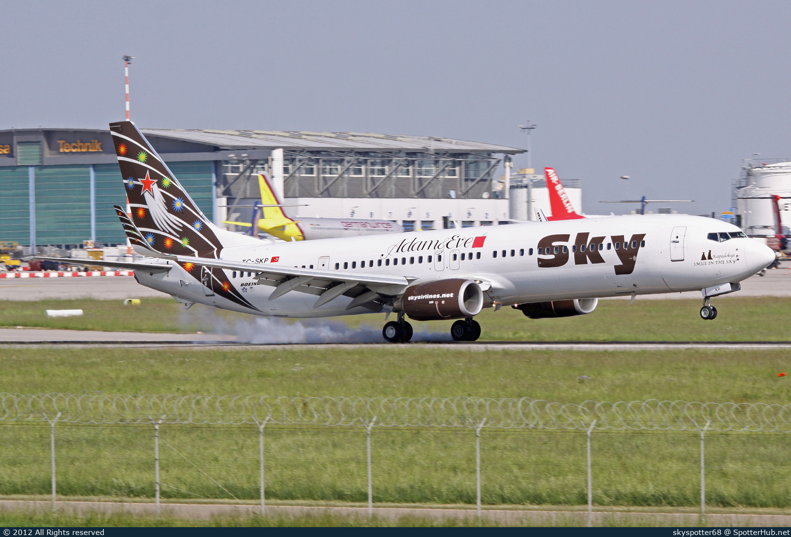 Photo of TC-SKP - Boeing 737-94X(ER) operated by Sky Airlines
