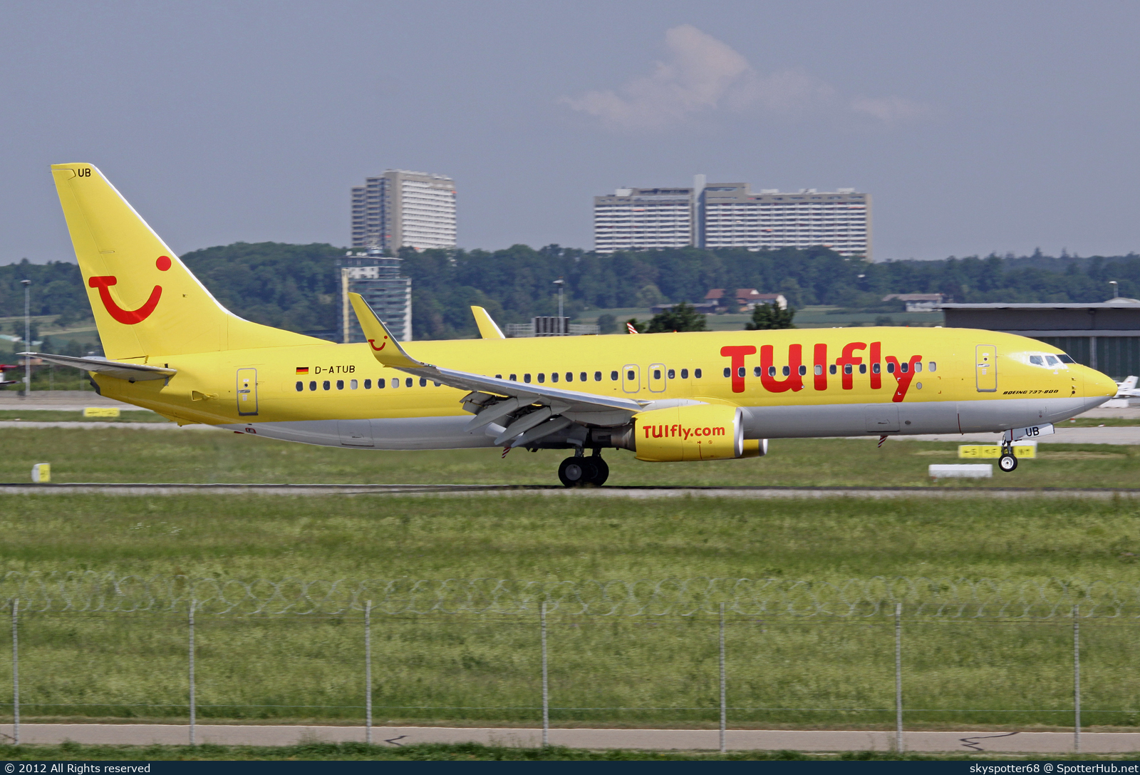 Photo of D-ATUB - Boeing 737-8K5 operated by TUIfly