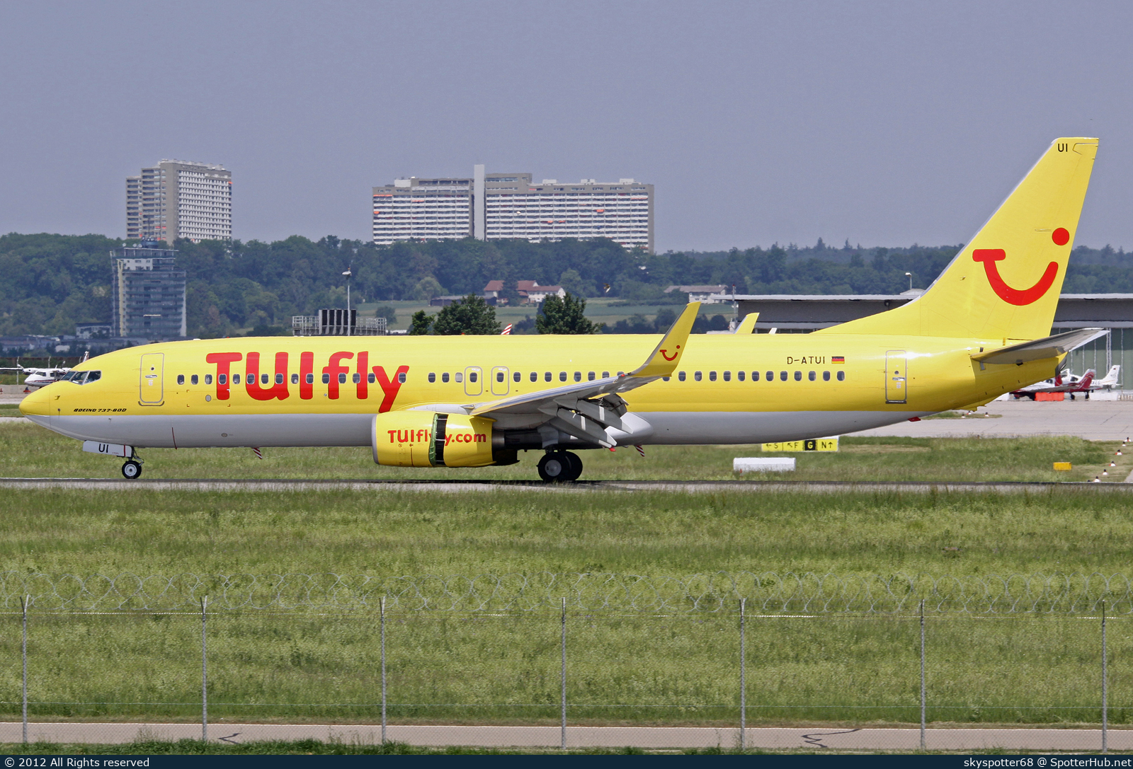 Photo of D-ATUI - Boeing 737-8K5 operated by TUIfly
