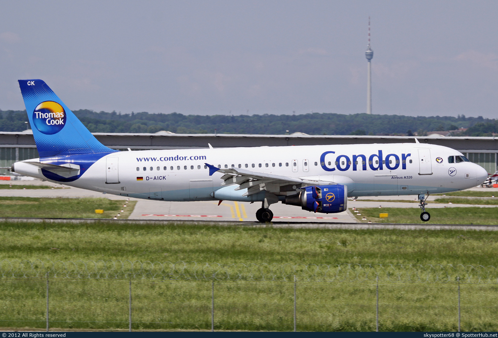Photo of D-AICK - Airbus A320-212 operated by Condor