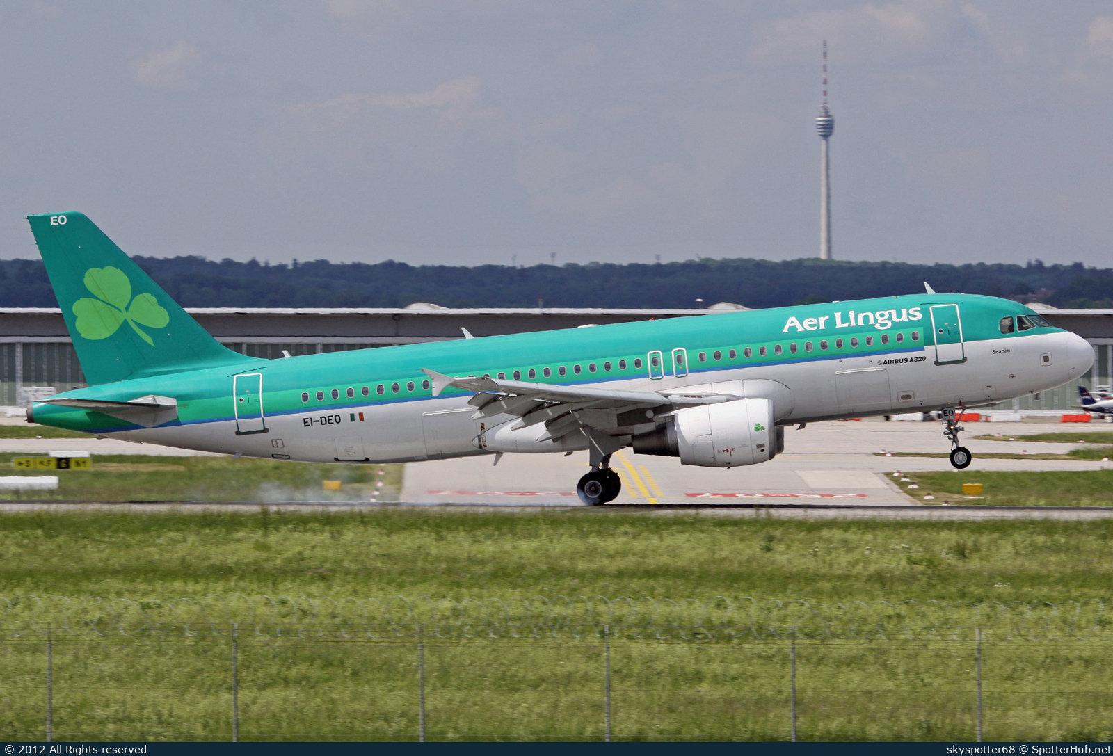 Photo of EI-DEO - Airbus A320-214 operated by Aer Lingus