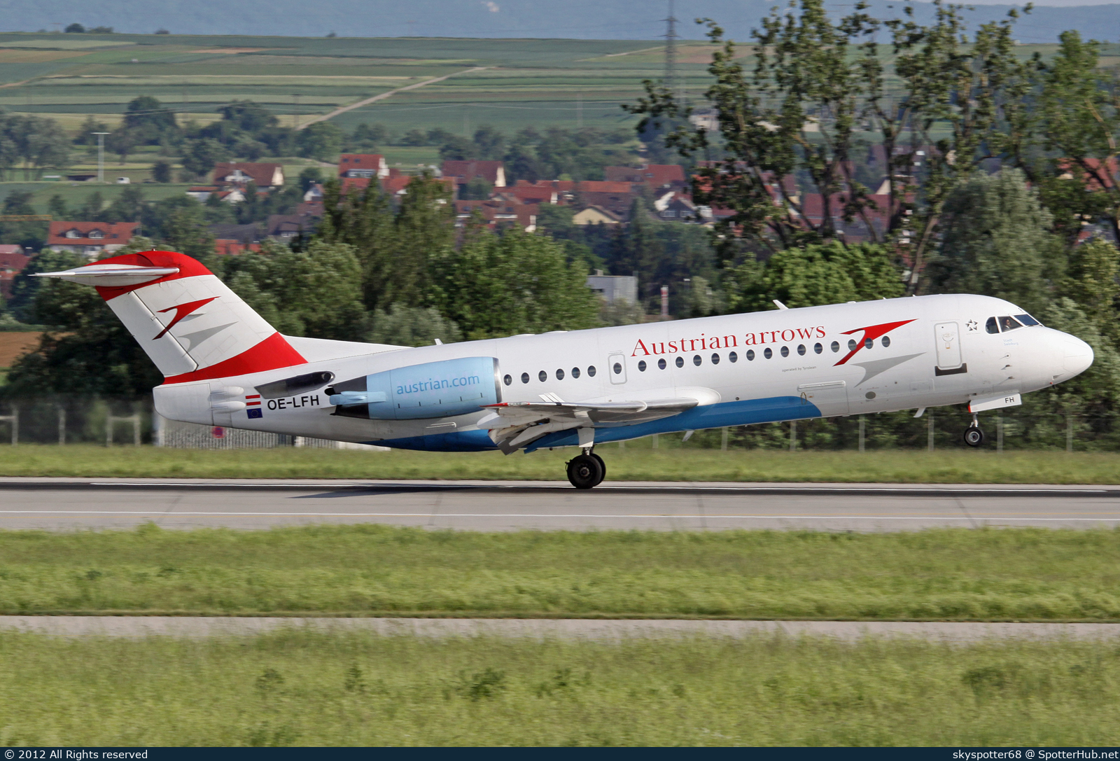 Photo of OE-LFH - Fokker 70 operated by Austrian Arrows (opb Tyrolean Airways)