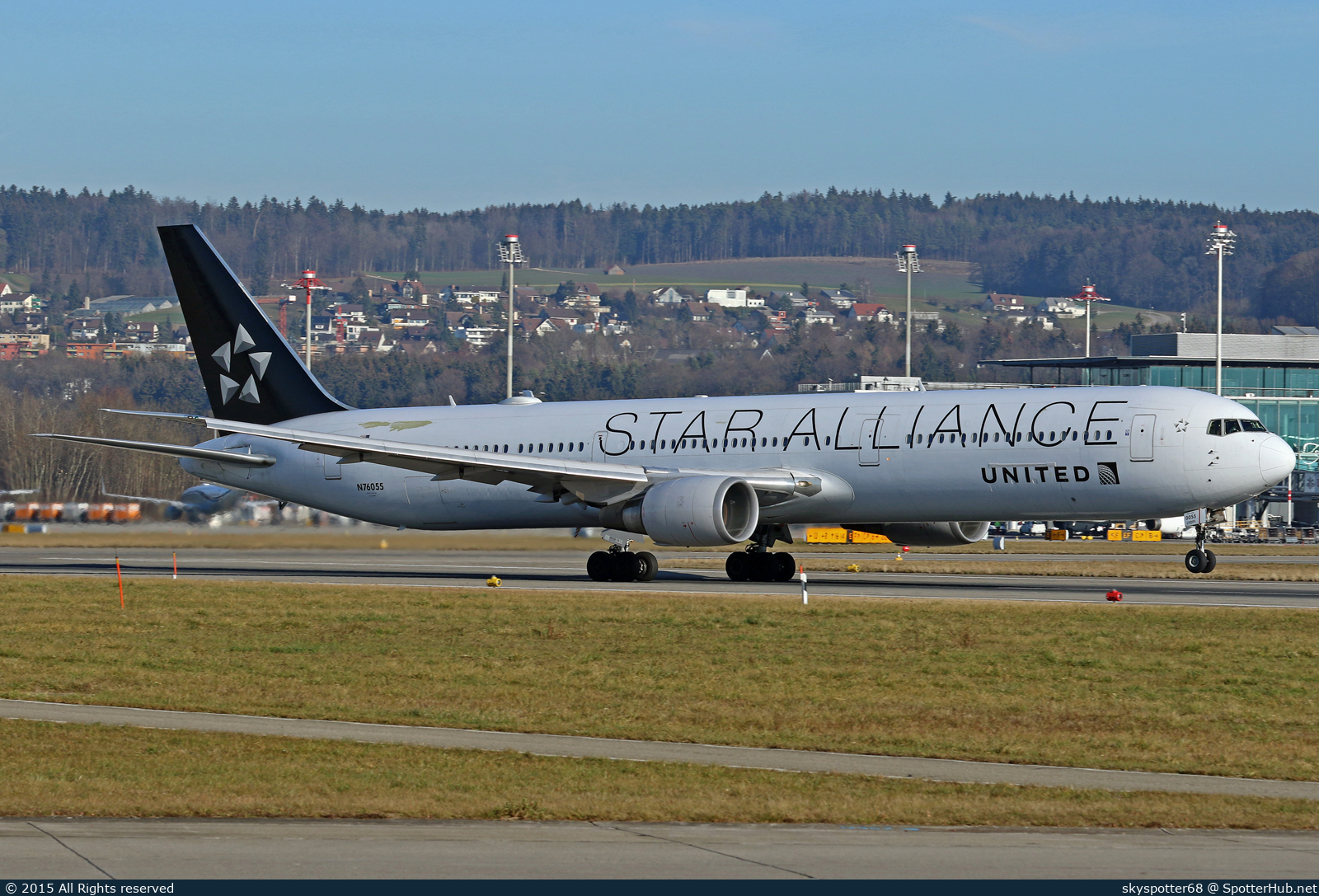 Photo of N76055 - Boeing 767-424(ER) operated by United Airlines