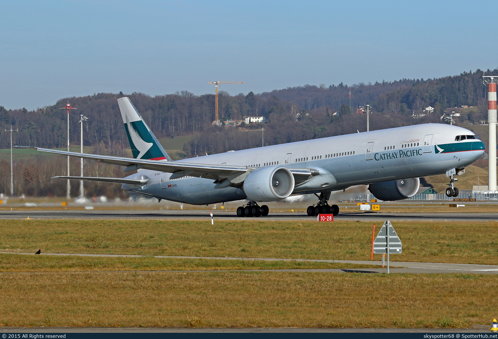 Photo of B-KQJ - Boeing 777-367(ER) operated by Cathay Pacific Airways