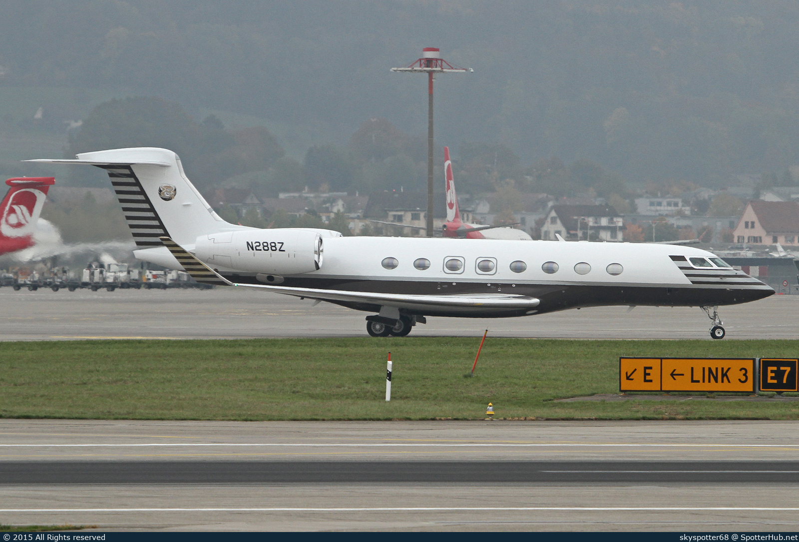 Photo of N288Z - Gulfstream G650ER operated by Solairus Aviation