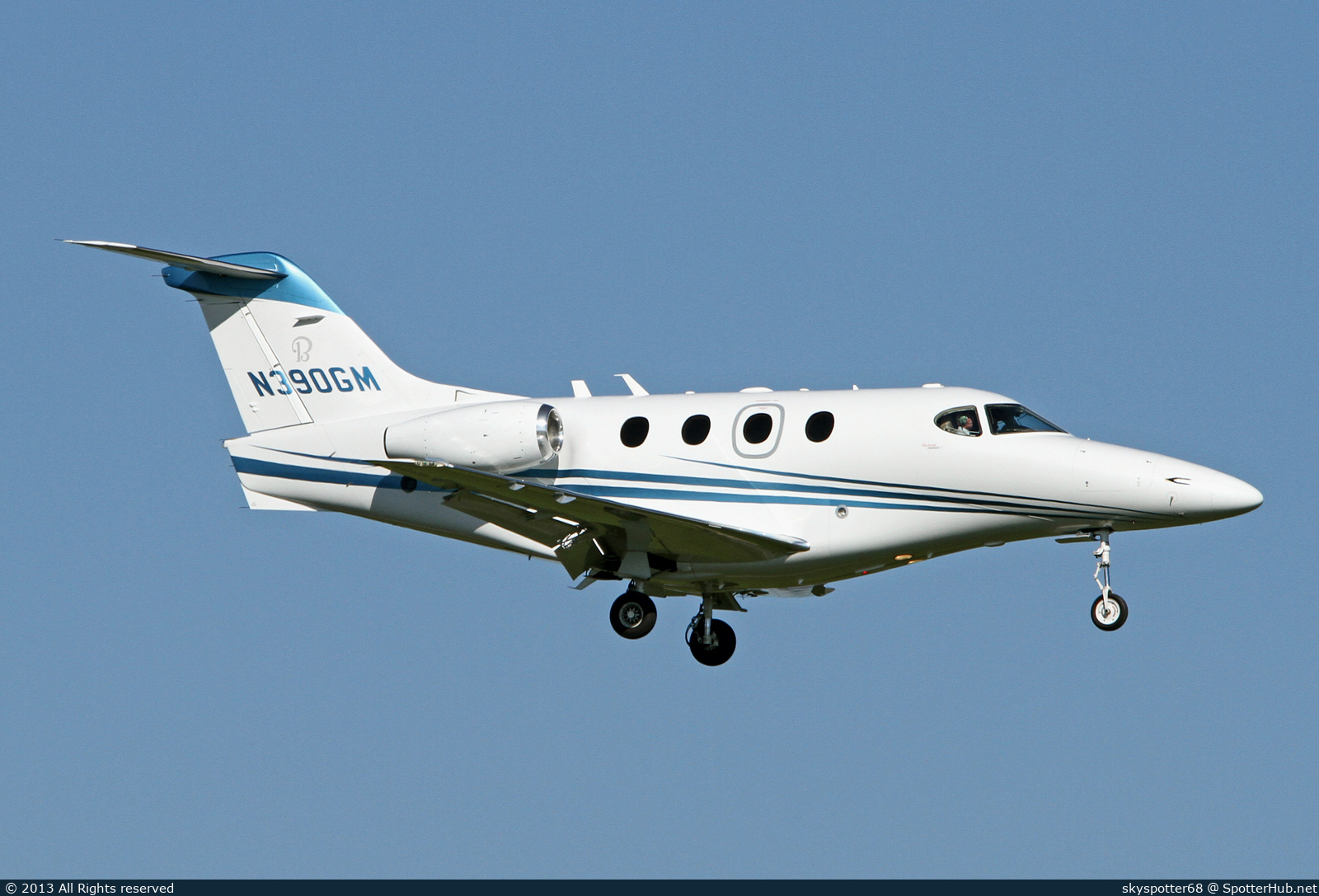 Photo of N390GM - Hawker Beechcraft 390 Premier IA operated by Private