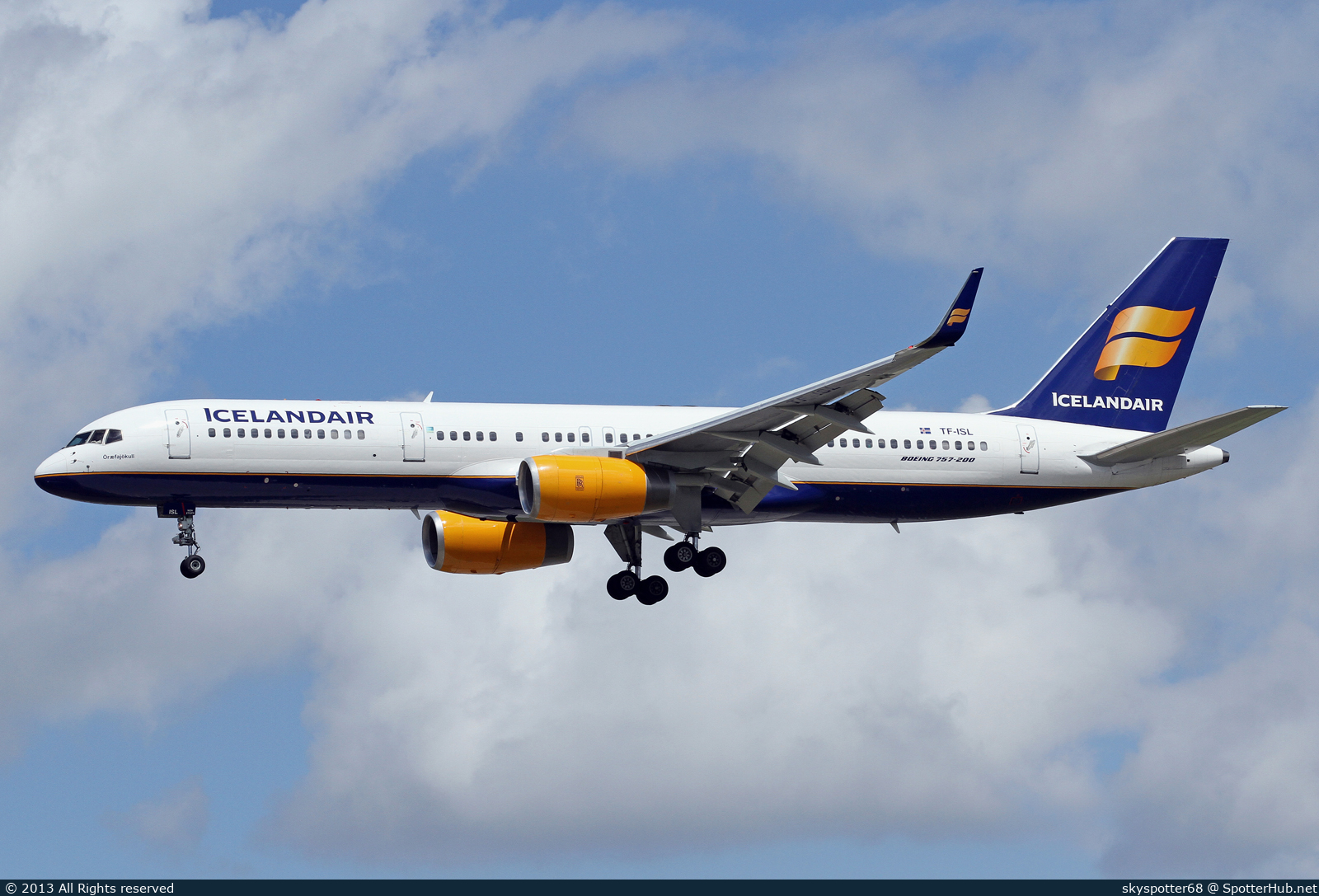 Photo of TF-ISL - Boeing 757-223 operated by Icelandair