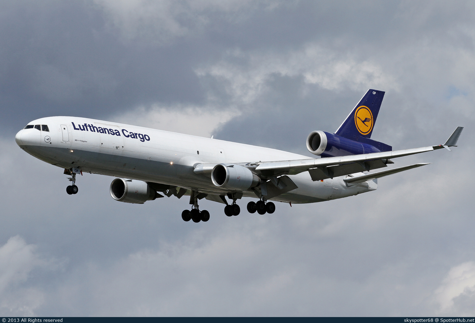 Photo of D-ALCP - McDonnell Douglas MD-11(F) operated by Lufthansa Cargo