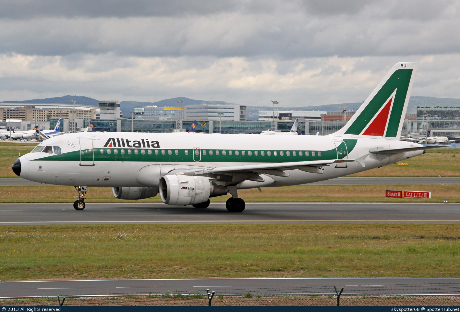Photo of EI-IMJ - Airbus A319-112 operated by Alitalia