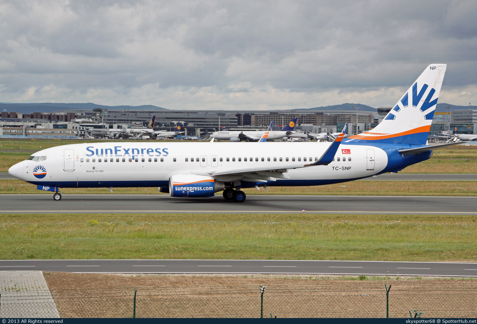 Photo of TC-SNP - Boeing 737-8HC operated by SunExpress