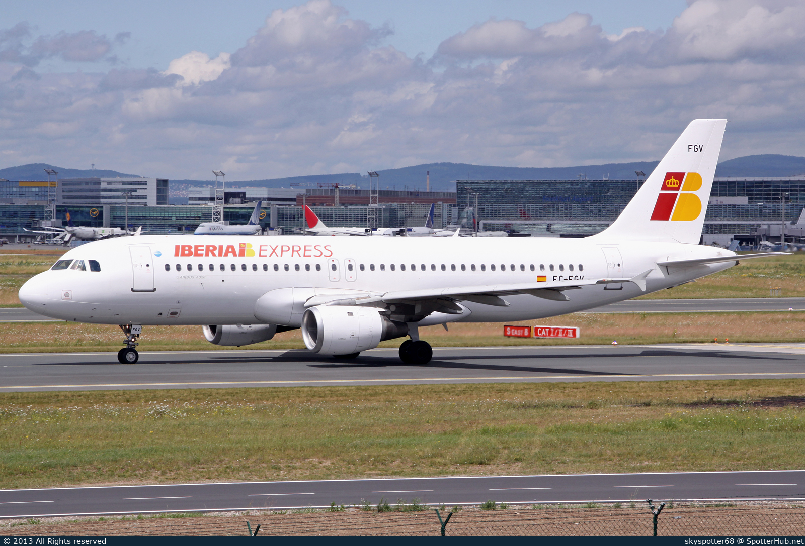 Photo of EC-FGV - Airbus A320-211 operated by Iberia Express