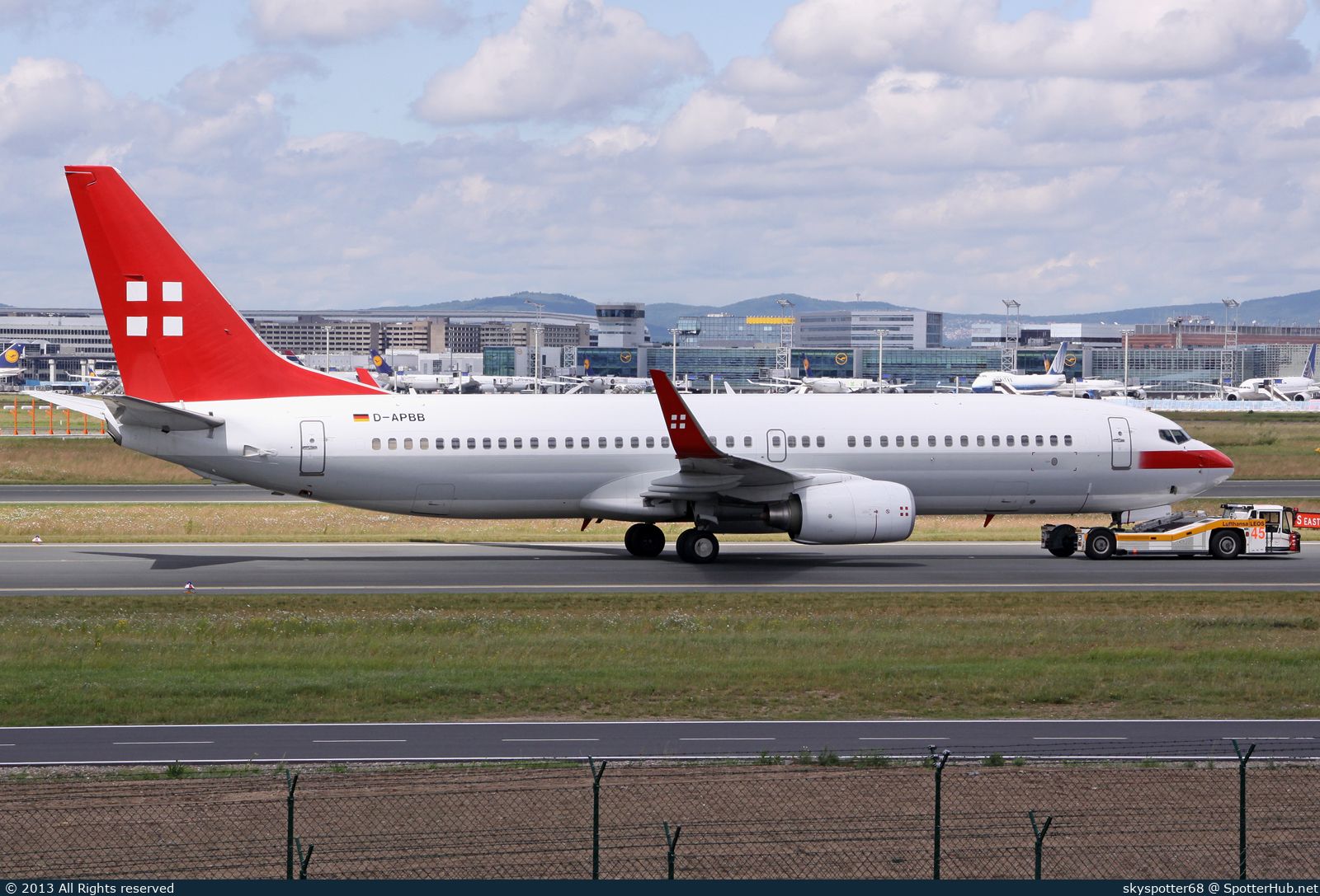 Photo of D-APBB - Boeing 737-8Q8 operated by PrivatAir Germany