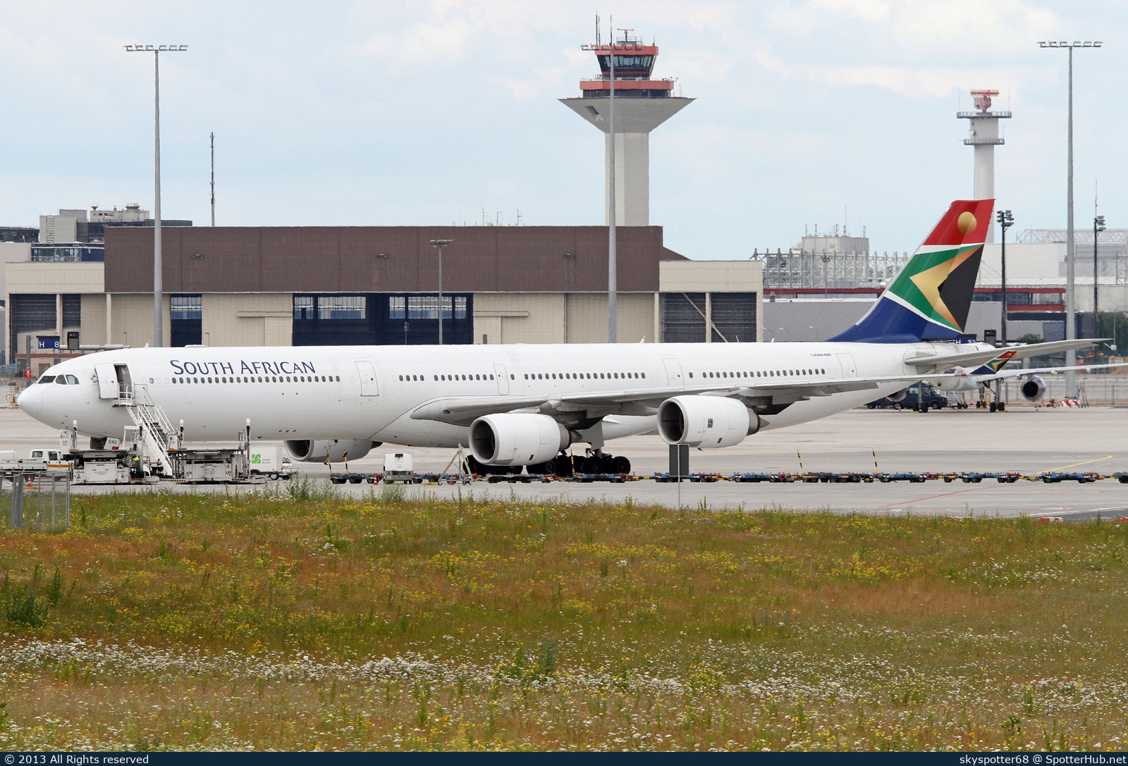 Photo of ZS-SND - Airbus A340-642 operated by South African Airways