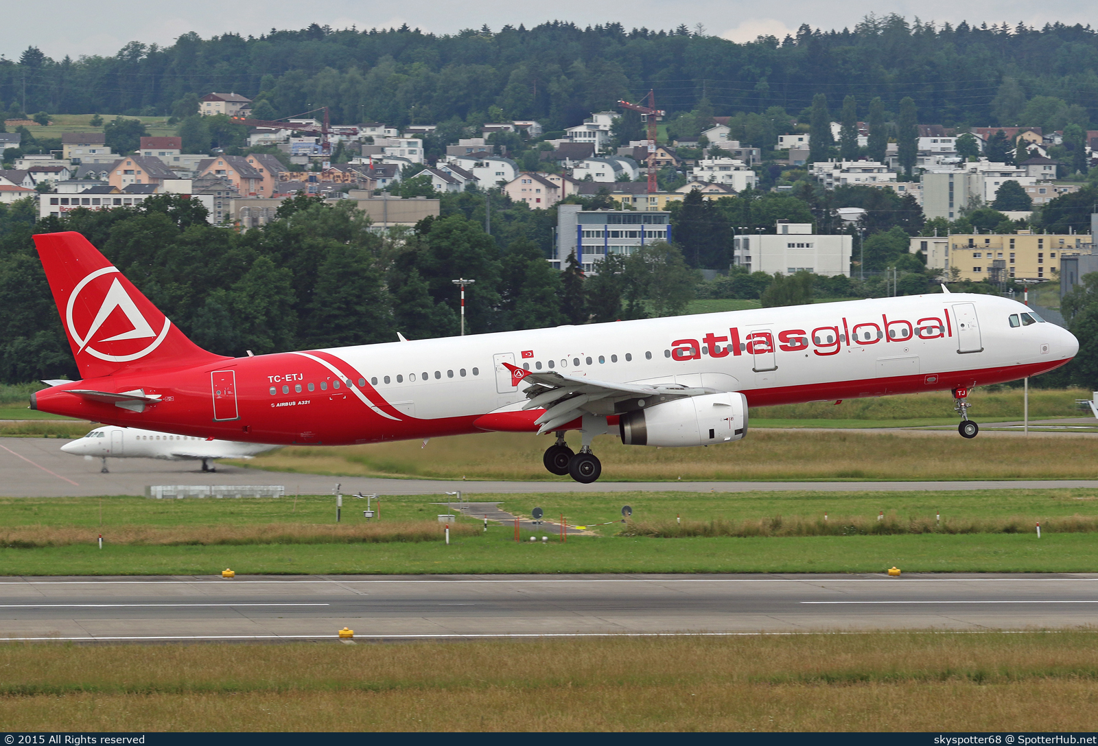 Photo of TC-ETJ - Airbus A321-231 operated by AtlasGlobal