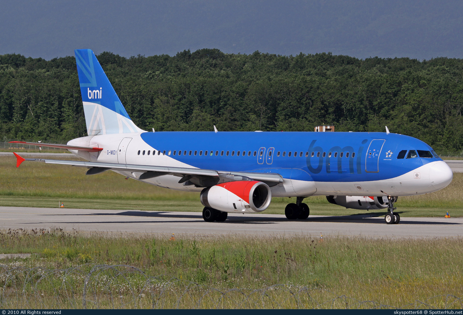 Photo of G-MIDY - Airbus A320-232 operated by bmi British Midland