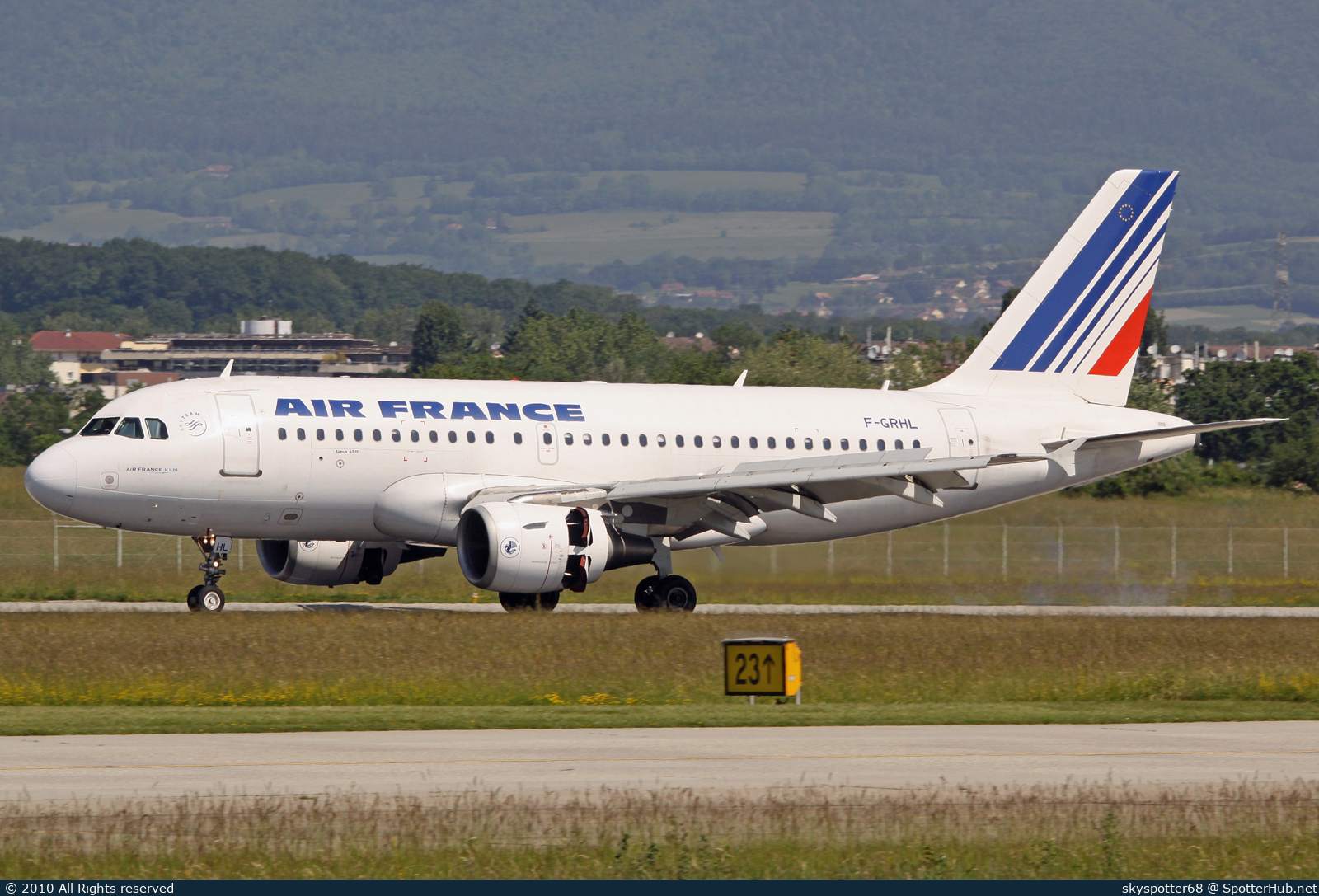 Photo of F-GRHL - Airbus A319-111 operated by Air France