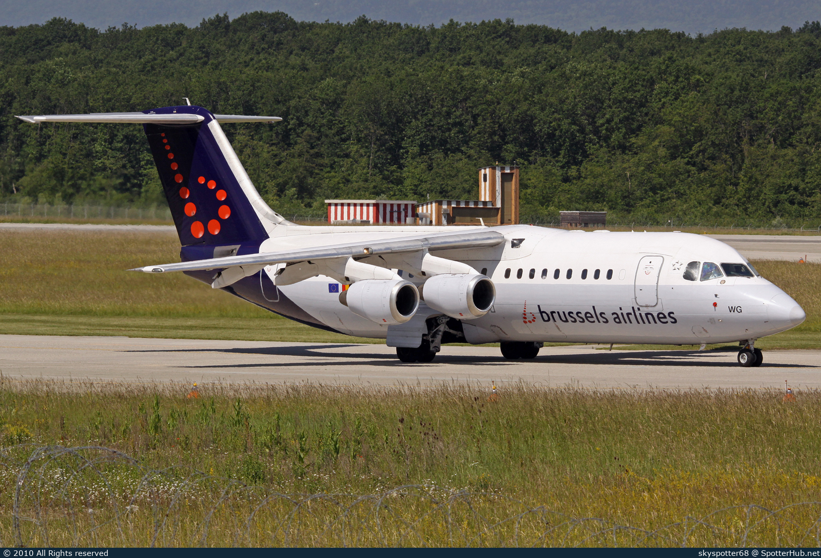Photo of OO-DWG - British Aerospace Avro RJ100 operated by Brussels Airlines