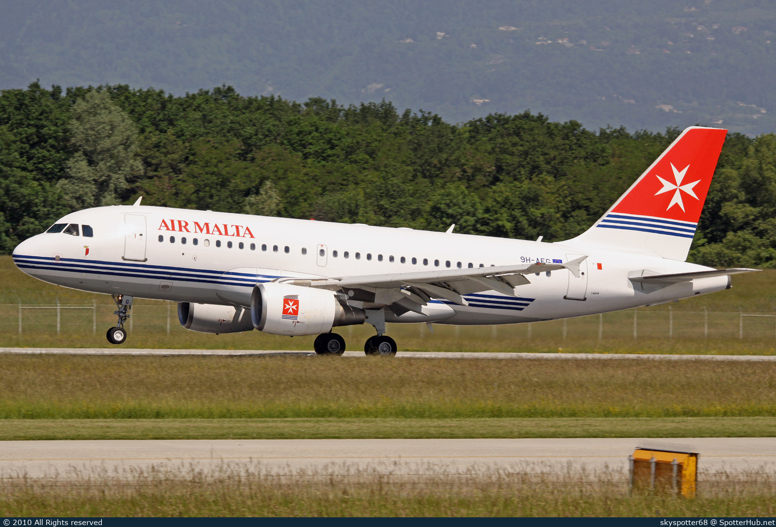 Photo of 9H-AEG - Airbus A319-112 operated by Air Malta