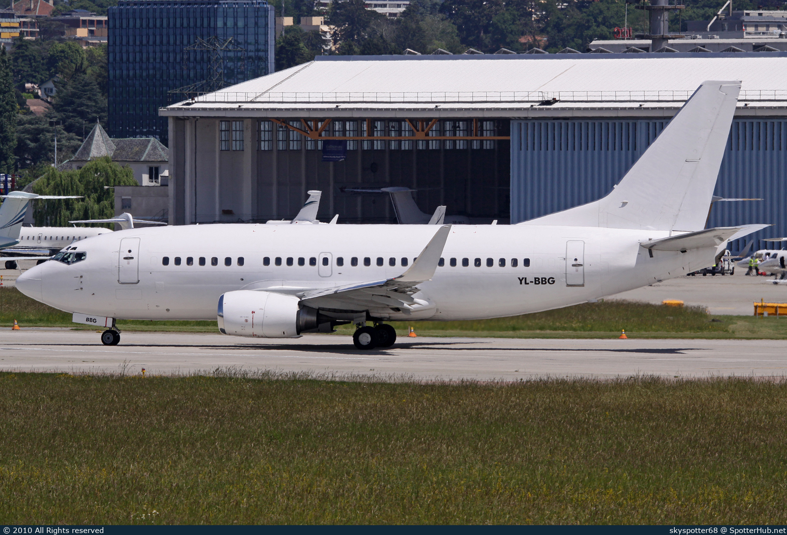 Photo of YL-BBG - Boeing 737-548 operated by airBaltic