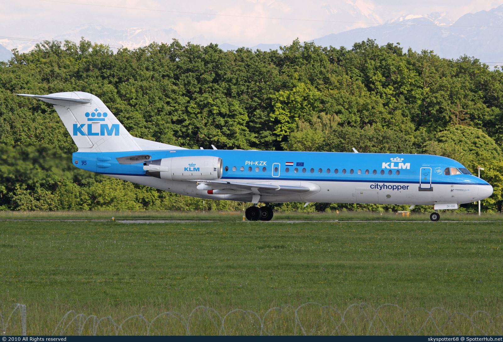 Photo of PH-KZK - Fokker 70 operated by KLM Cityhopper