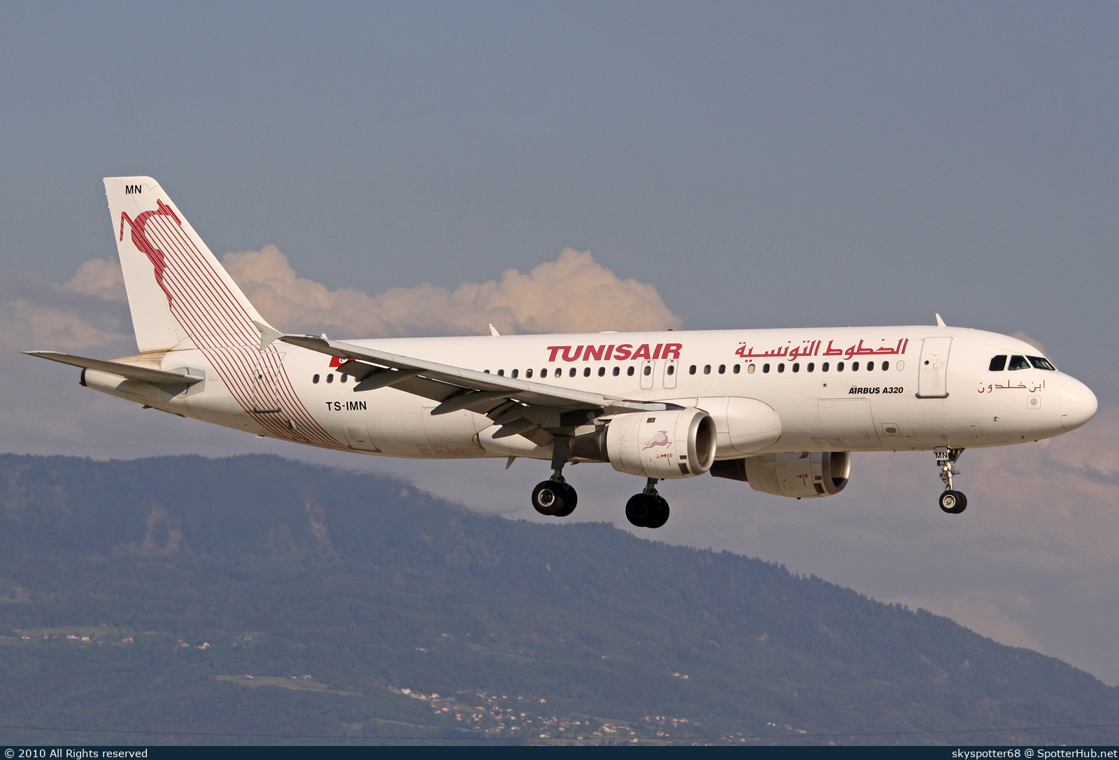 Photo of TS-IMN - Airbus A320-211 operated by Tunisair