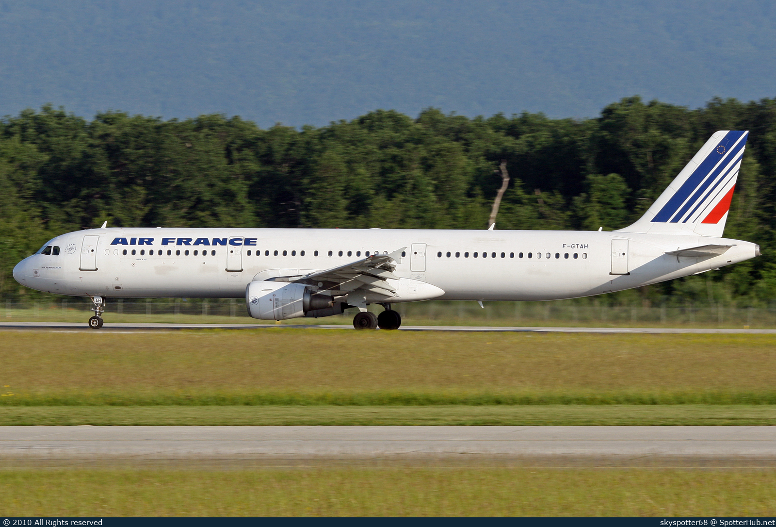 Photo of F-GTAH - Airbus A321-211 operated by Air France