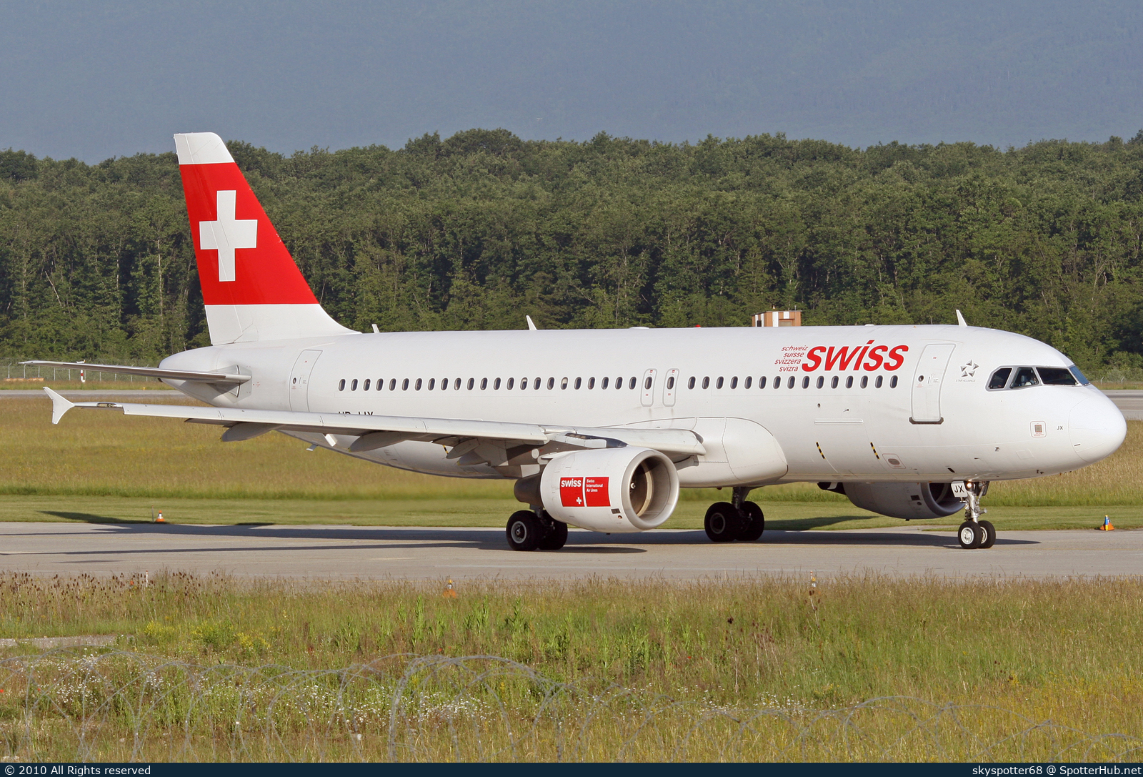 Photo of HB-IJX - Airbus A320-214 operated by Swiss International Air Lines