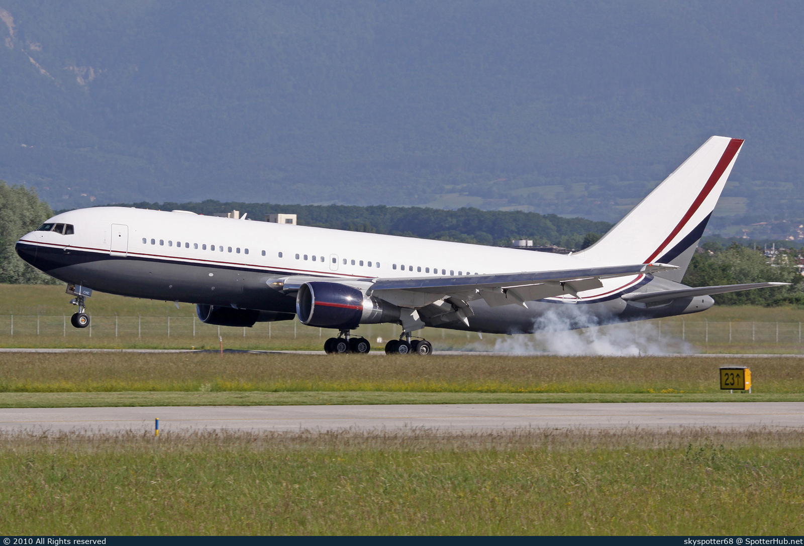 Photo of VP-CME - Boeing 767-231 operated by Mid East Jet