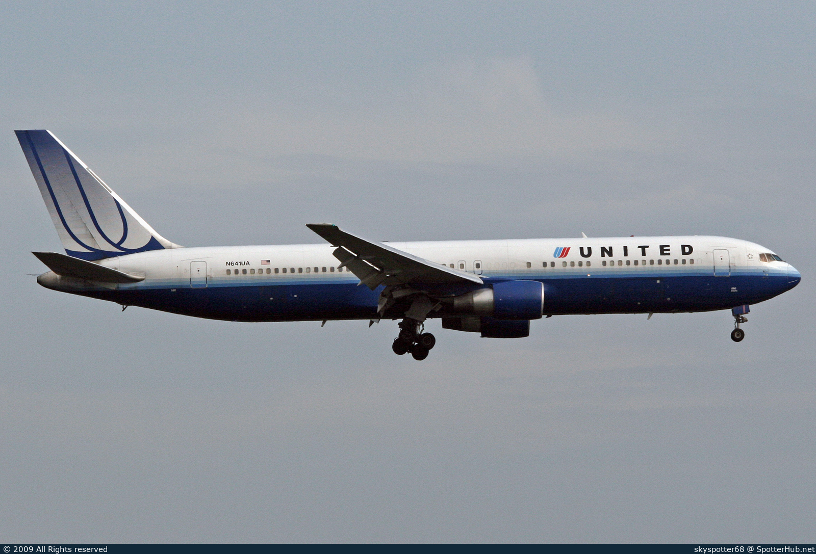 Photo of N641UA - Boeing 767-322(ER) operated by United Airlines