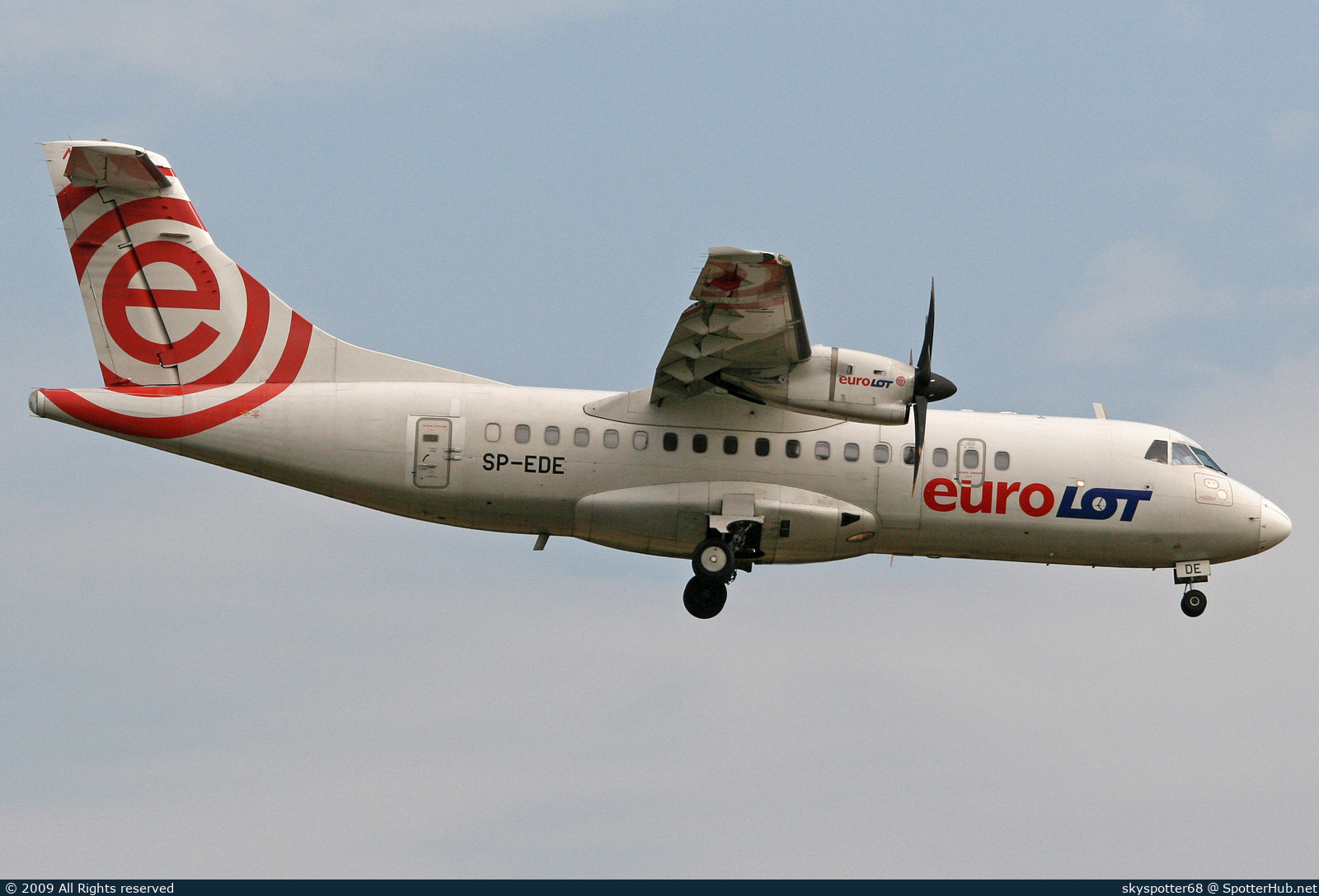Photo of SP-EDE - ATR 42-500 operated by euroLOT
