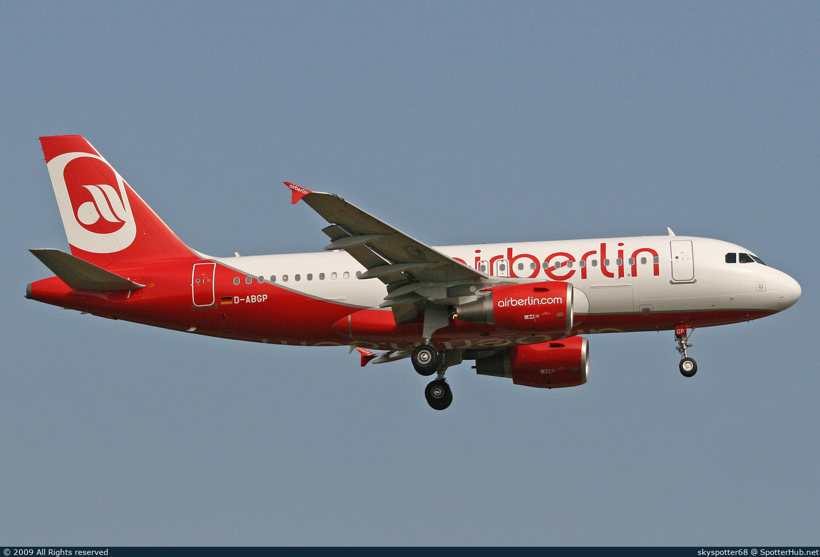 Photo of D-ABGP - Airbus A319-112 operated by Air Berlin