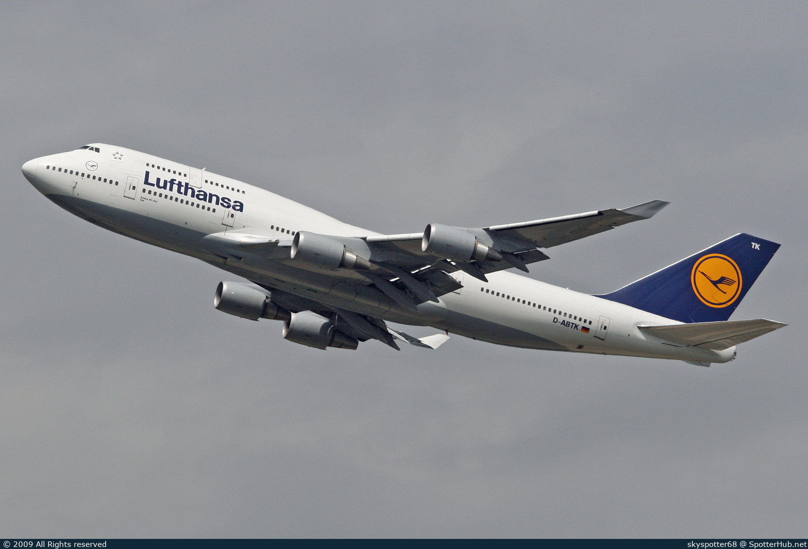Photo of D-ABTK - Boeing 747-430 operated by Lufthansa