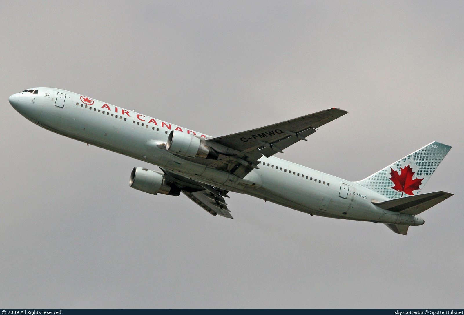 Photo of C-FMWQ - Boeing 767-333(ER) operated by Air Canada