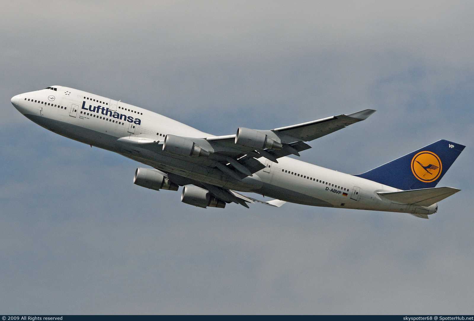Photo of D-ABVP - Boeing 747-430 operated by Lufthansa