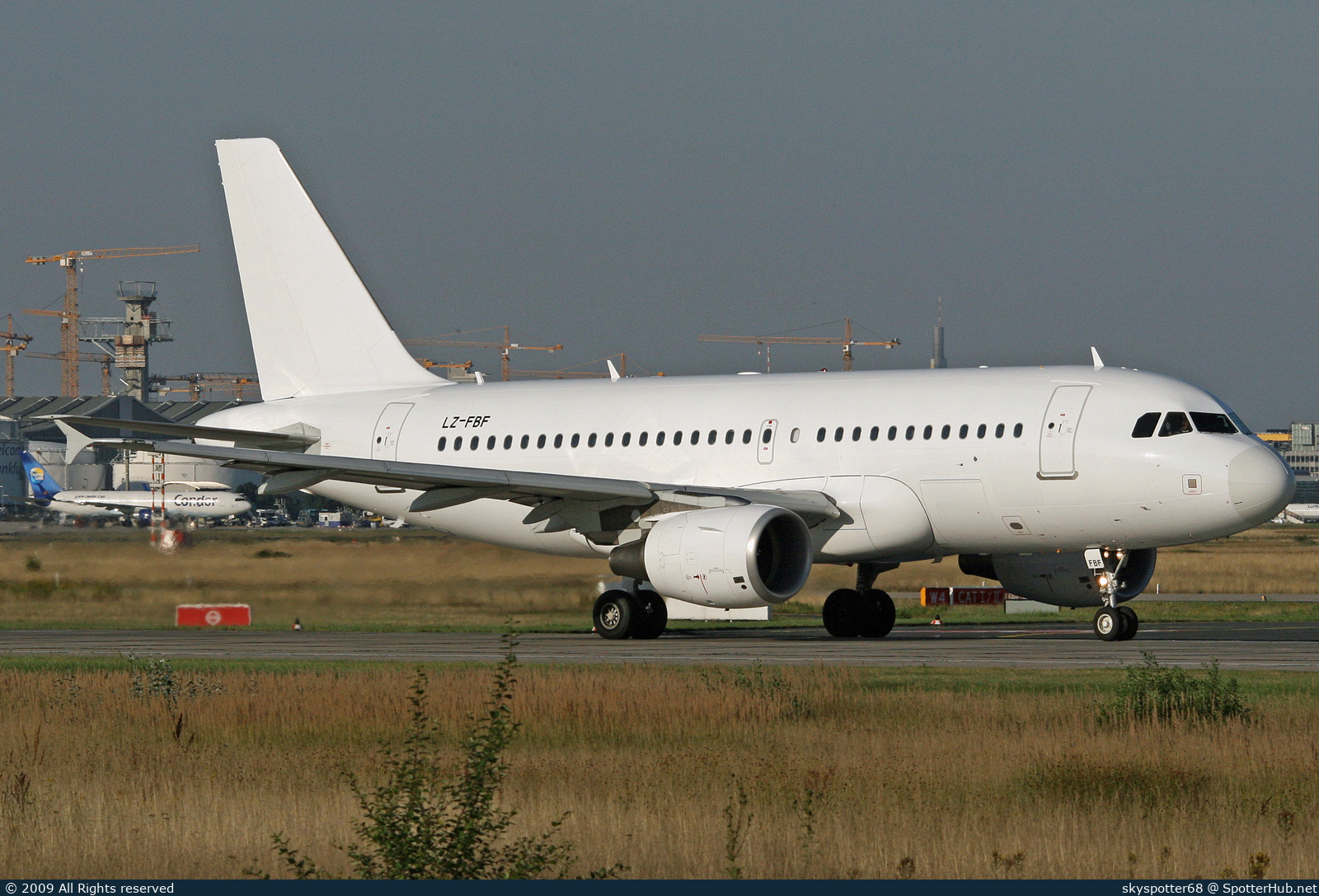 Photo of LZ-FBF - Airbus A319-111 operated by Bulgaria Air