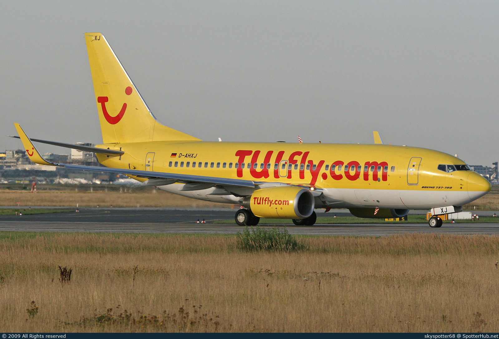 Photo of D-AHXJ - Boeing 737-7K5 operated by TUIfly