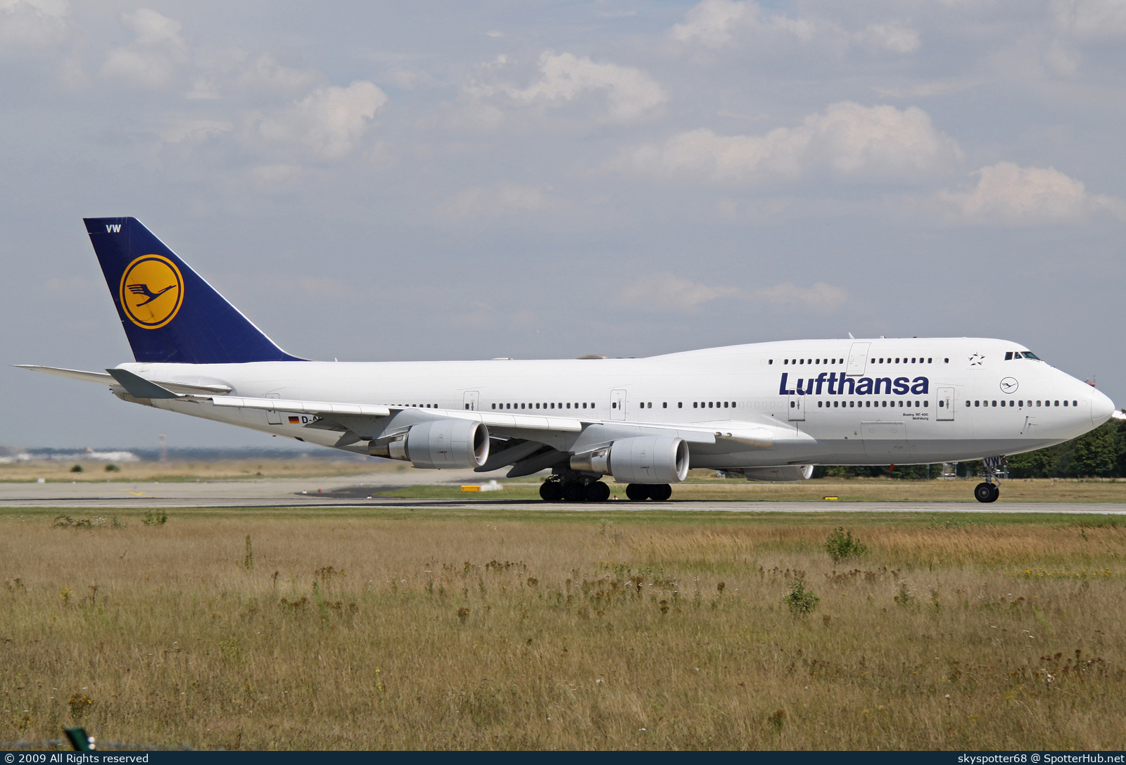 Photo of D-ABVW - Boeing 747-430 operated by Lufthansa