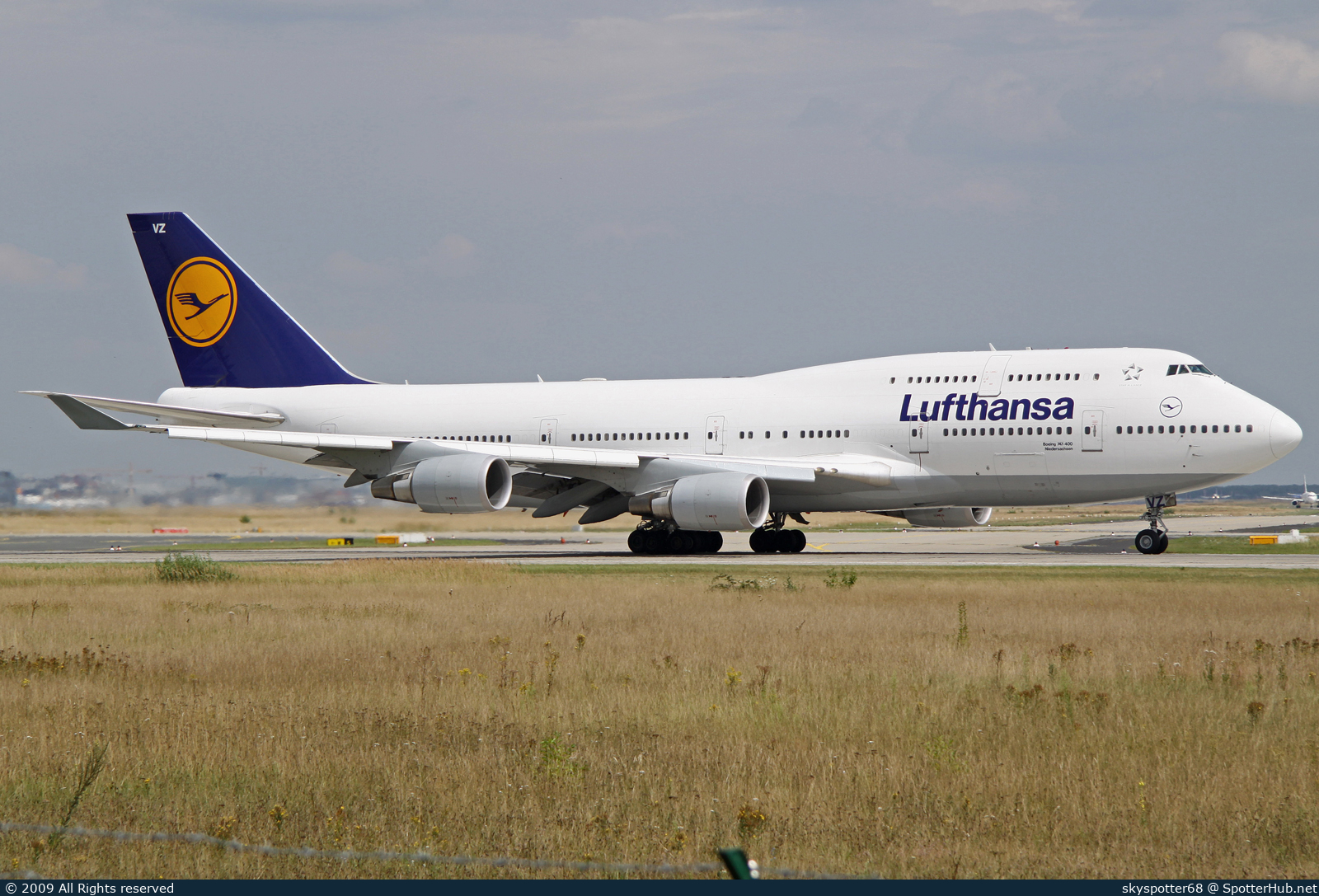 Photo of D-ABVZ - Boeing 747-430 operated by Lufthansa