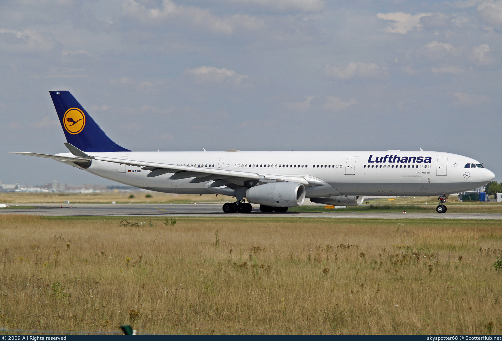 Photo of D-AIKH - Airbus A330-343 operated by Lufthansa