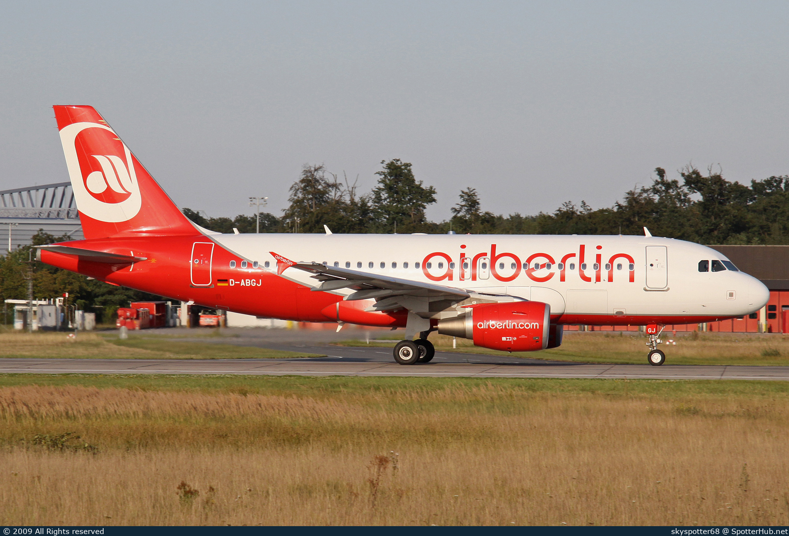 Photo of D-ABGJ - Airbus A319-112 operated by Air Berlin
