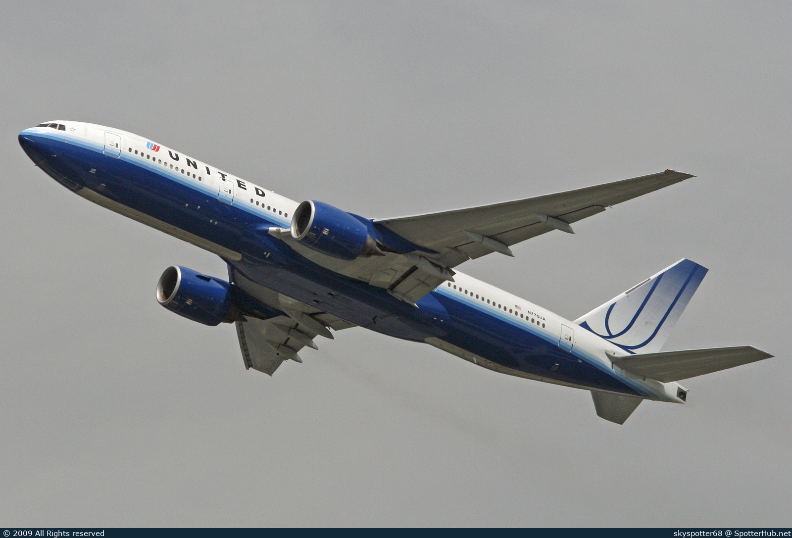 Photo of N776UA - Boeing 777-222 operated by United Airlines