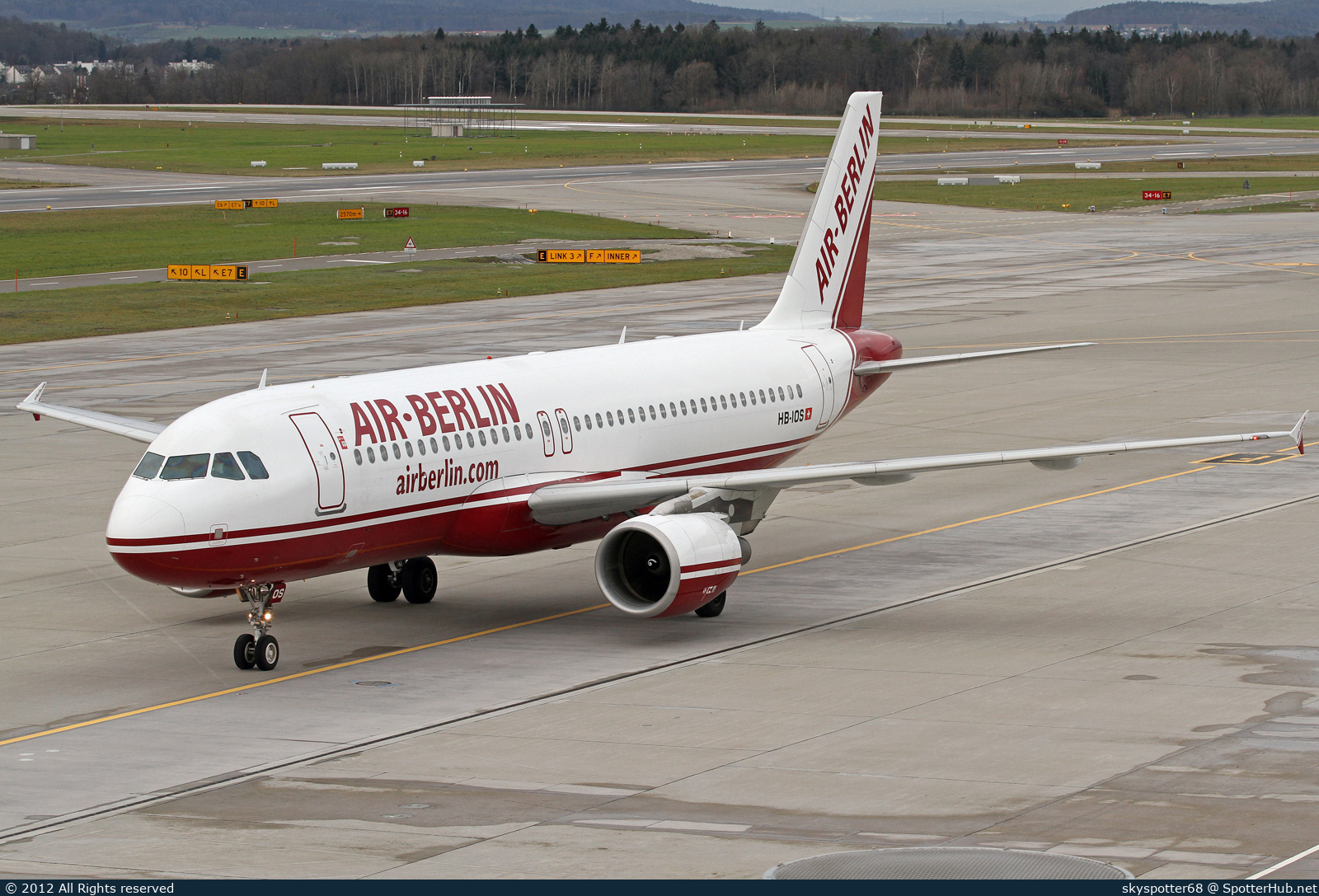 Photo of HB-IOS - Airbus A320-214 operated by Air Berlin (opb Belair Airlines)
