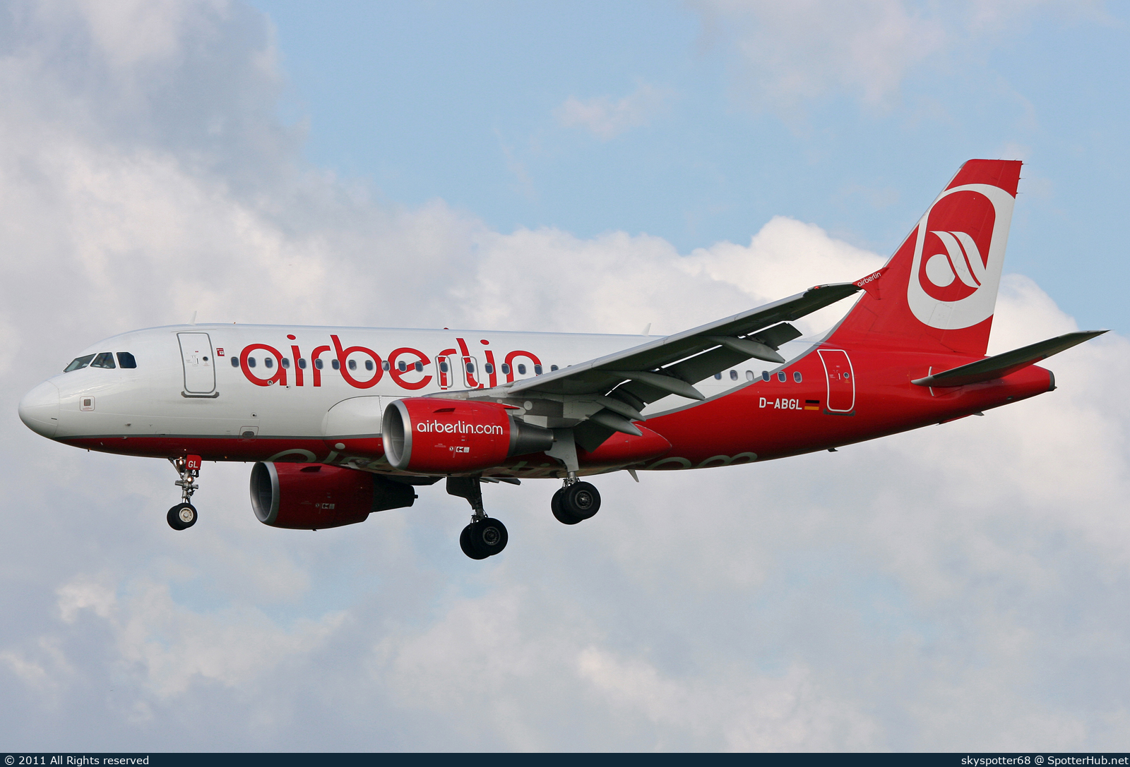 Photo of D-ABGL - Airbus A319-112 operated by Air Berlin