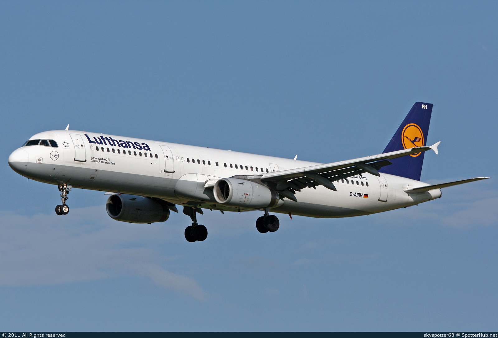 Photo of D-AIRH - Airbus A321-131 operated by Lufthansa