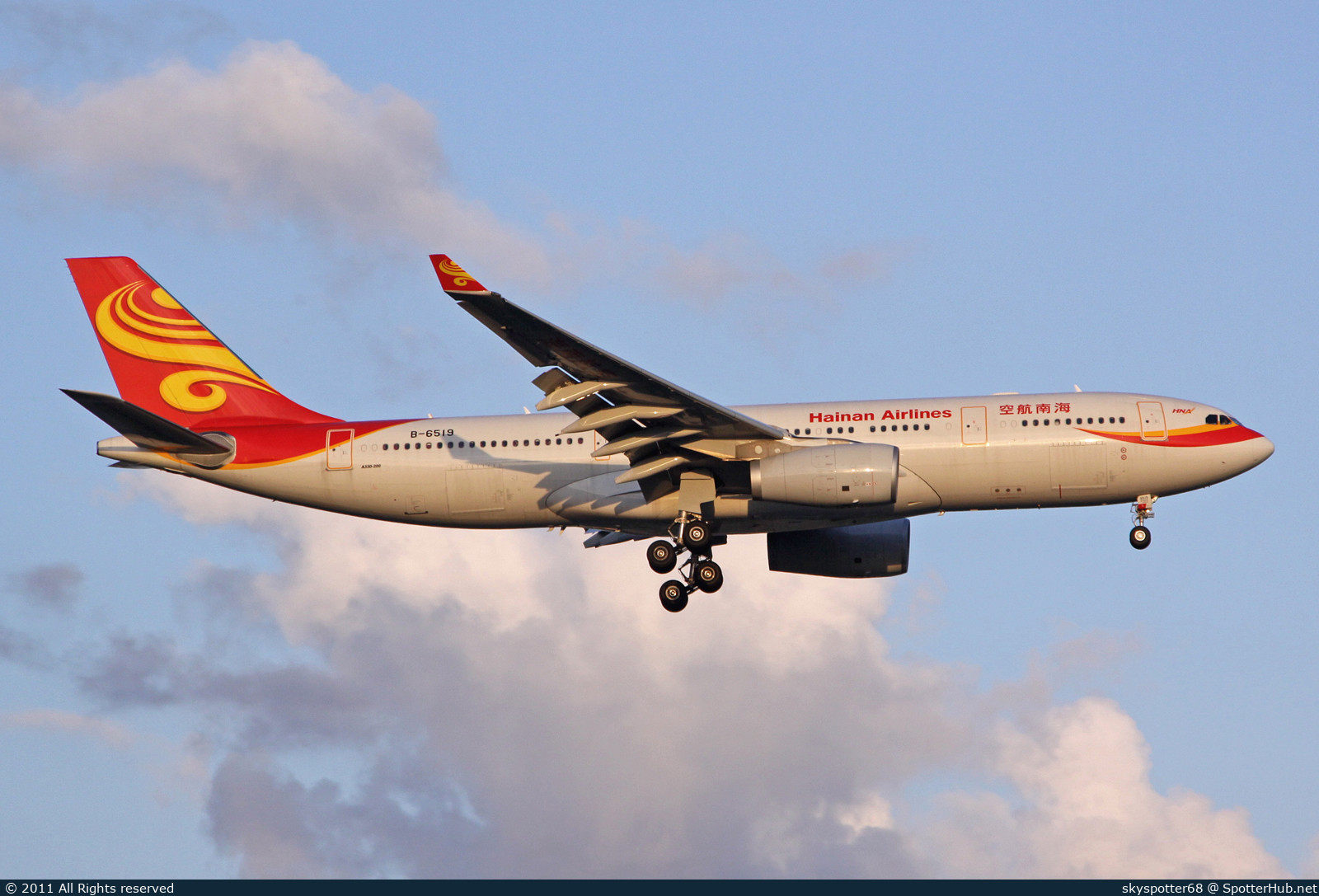 Photo of B-6519 - Airbus A330-243 operated by Hainan Airlines