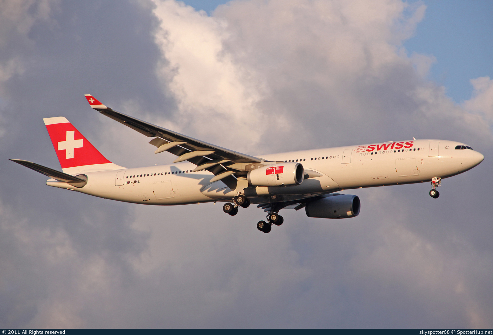 Photo of HB-JHE - Airbus A330-343 operated by Swiss International Air Lines